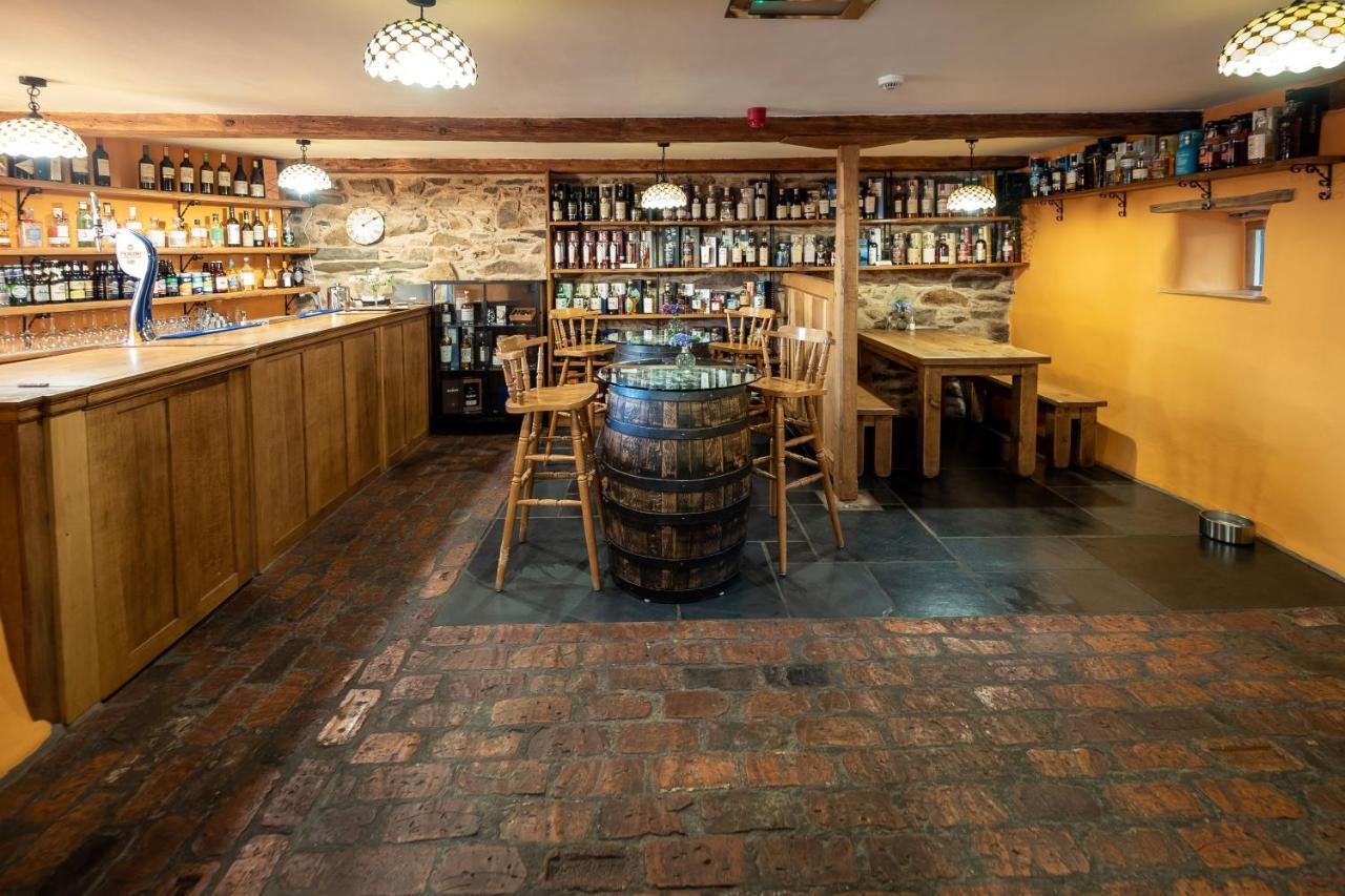 Hotel The Wayside And Whisky Barn à Whitbeck Extérieur photo