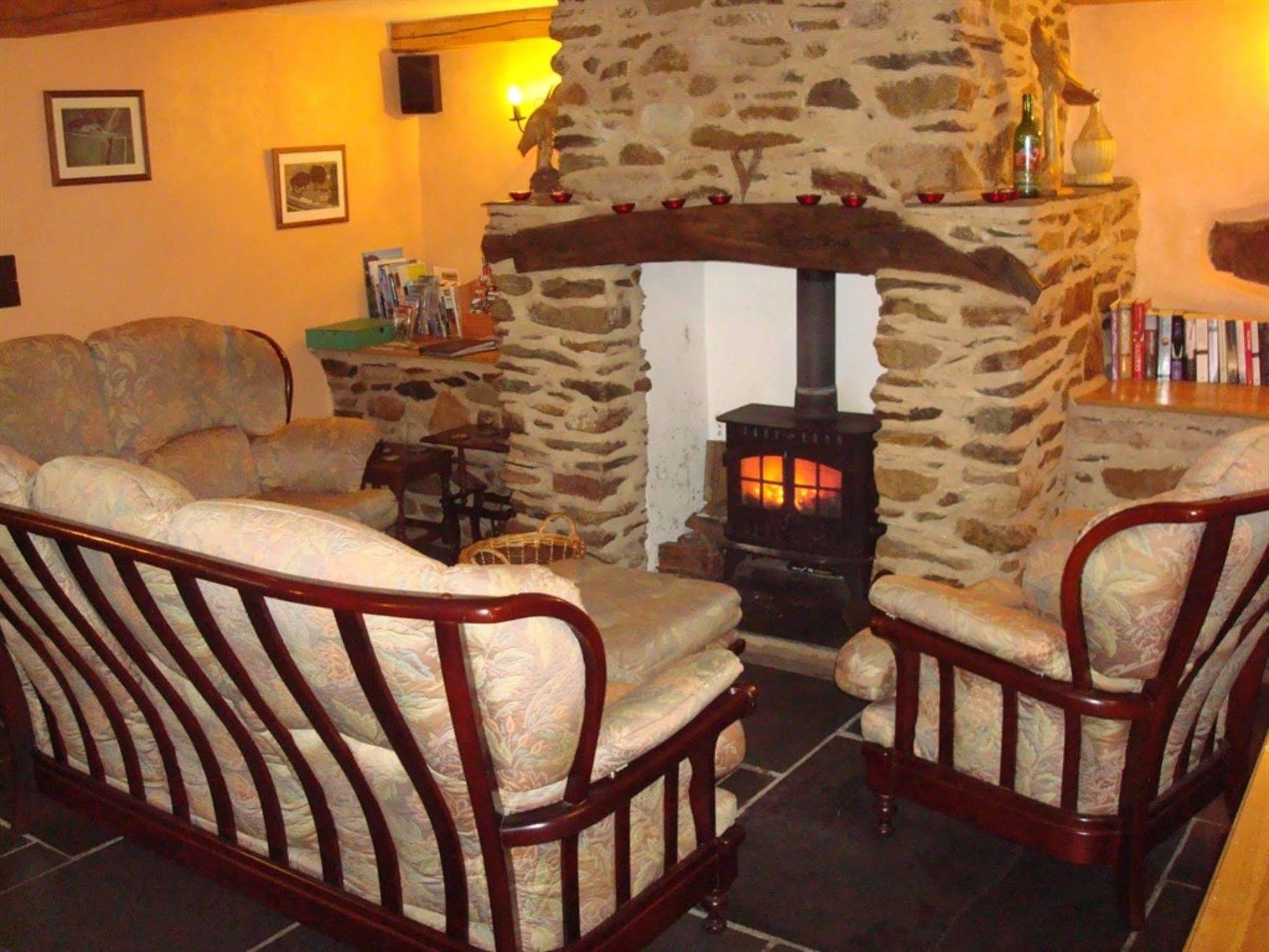Hotel The Wayside And Whisky Barn à Whitbeck Extérieur photo