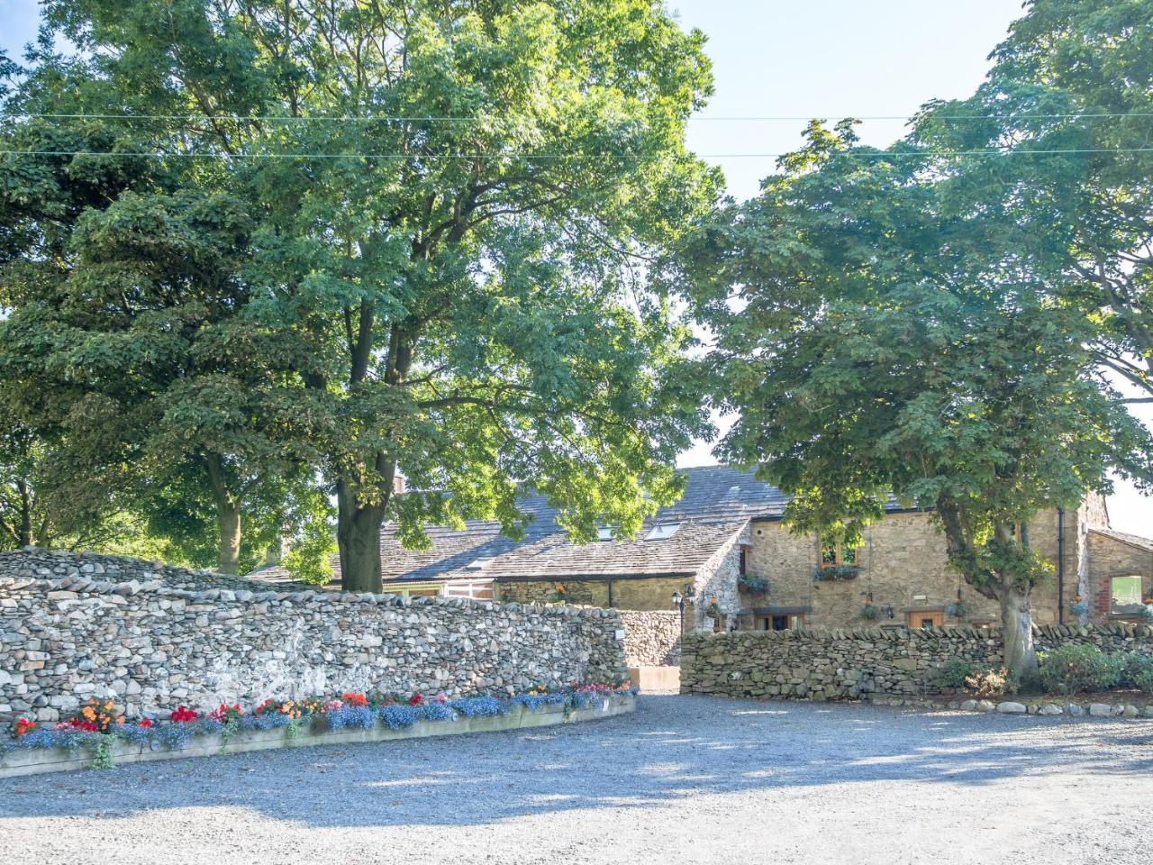 Hotel The Wayside And Whisky Barn à Whitbeck Extérieur photo